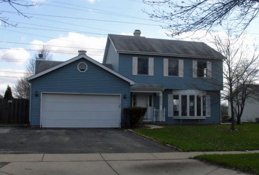 275 Cascade Dr, Crystal Lake, IL 60012