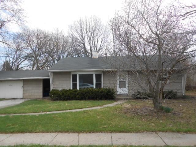 1714 Campbell St, Valparaiso, IN 46385