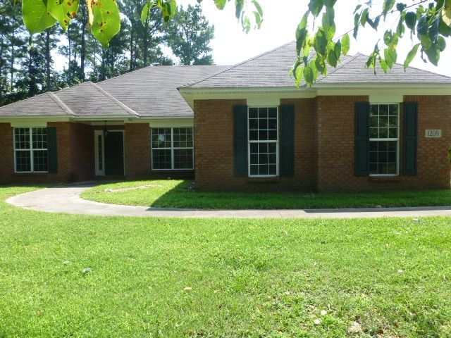 1209 Pine Grove Rd, Harvest, AL 35749