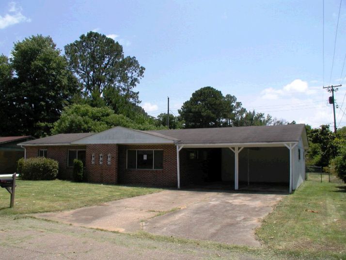 704 Spruce St, Columbus, MS 39702