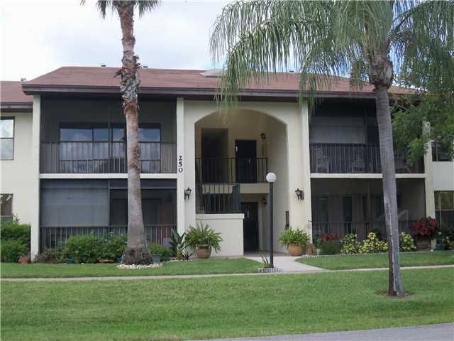 250 Se Four Winds Dr Apt 203, Stuart, FL 34996