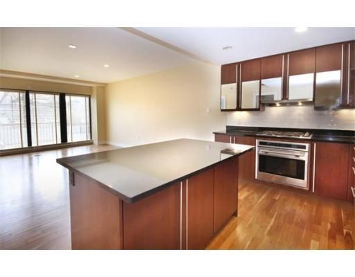 2420 Beacon Street #205, Chestnut Hill, MA 02467