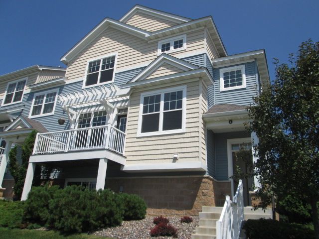 1682 Village Trail E Unit #4, Saint Paul, MN 55109