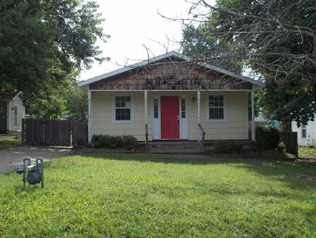 113 N Summit St, Prairie Grove, AR 72753