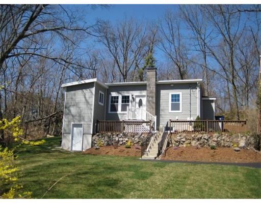 141 Dana Rd, West Roxbury, MA 02132