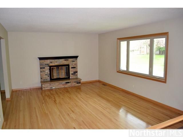 12109 Red Oak Ct S, Burnsville, MN 55337