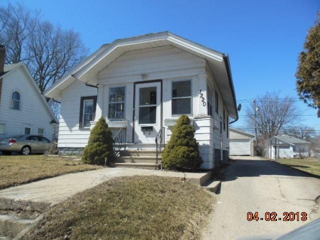 1220 Center Ave, Janesville, WI 53546