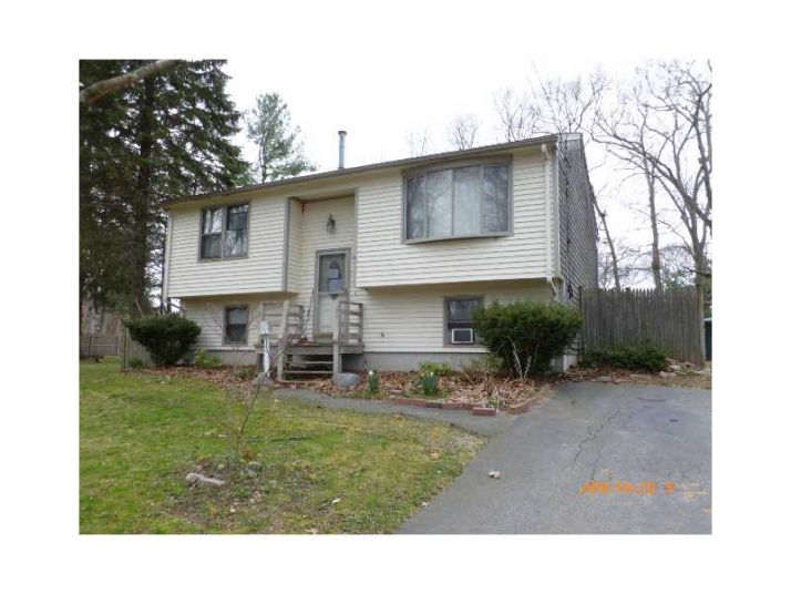 111 Brightside Ave, Warwick, RI 02889