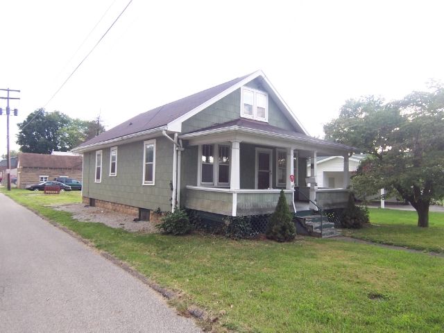 304 32nd St, Vienna, WV 26105