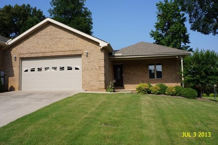 333 Paris Harbor Dr, Paris, TN 38242