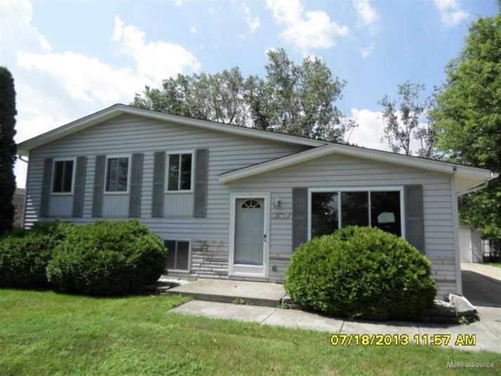 28730 Apollo Dr, New Baltimore, MI 48047