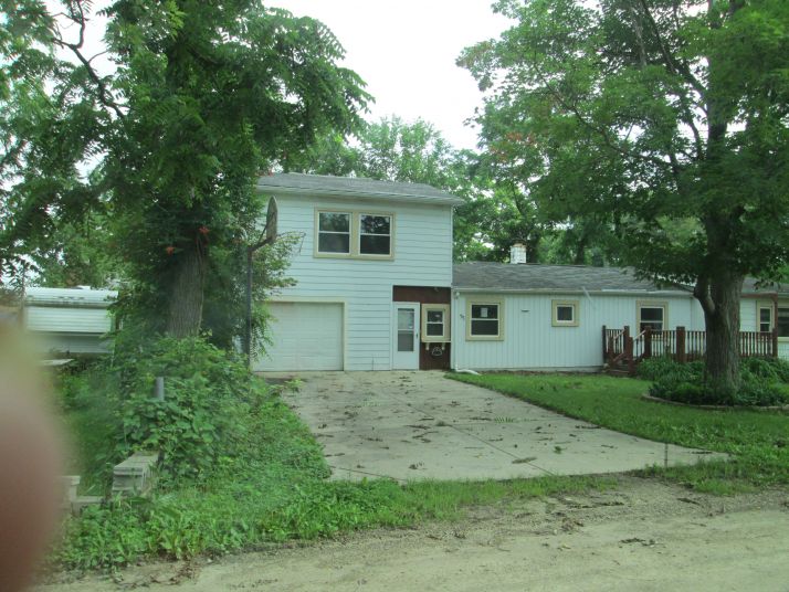 95 Phlox Dr, Whitmore Lake, MI 48189