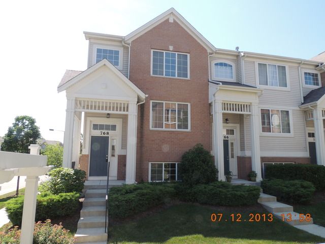 768 Hanbury Dr, Des Plaines, IL 60016