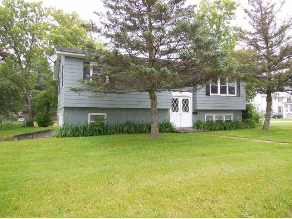 91 Thomas St, Richford, VT 05476