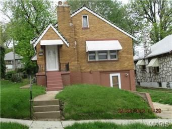 3111 Kemp Dr, Saint Louis, MO 63121