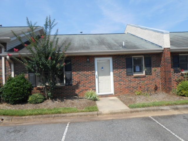 1407 19th Ave NE, Hickory, NC 28601