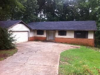 50 N Lakeside Drive, Ellenwood, GA 30294