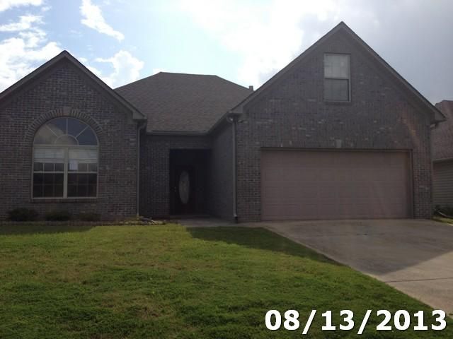 680 Waterford Ln, Calera, AL 35040