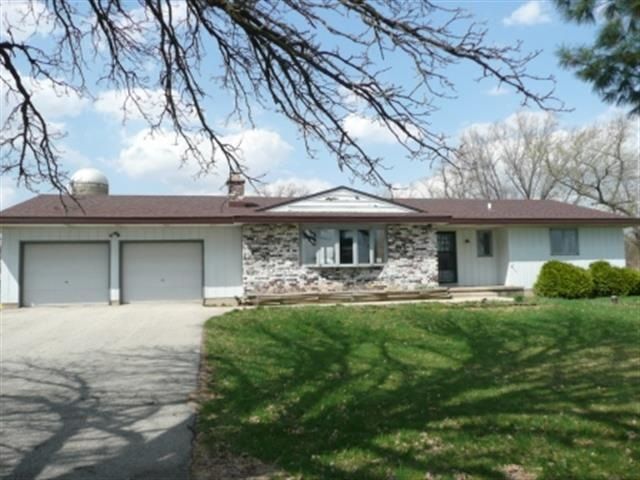 3040 Old Stage Rd, Stoughton, WI 53589