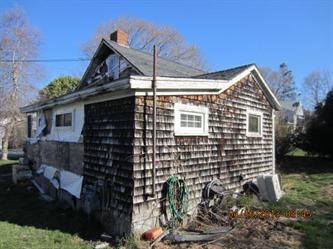 10 Keene St, Somerset, MA 02725