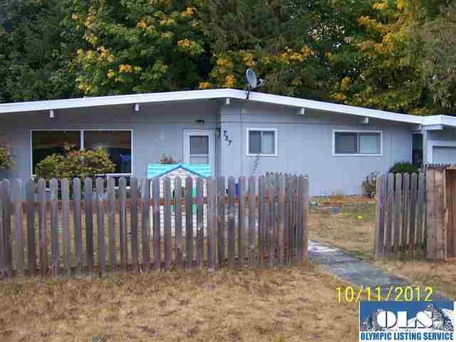 737 W 12th St, Port Angeles, WA 98363