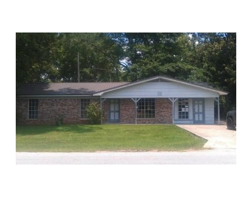 50 Eubanks St, Lucedale, MS 39452