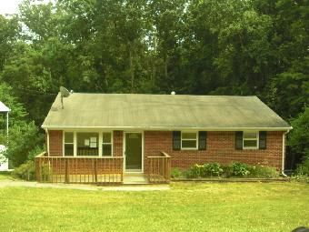 5038 Youngwood Dr NW, Roanoke, VA 24017