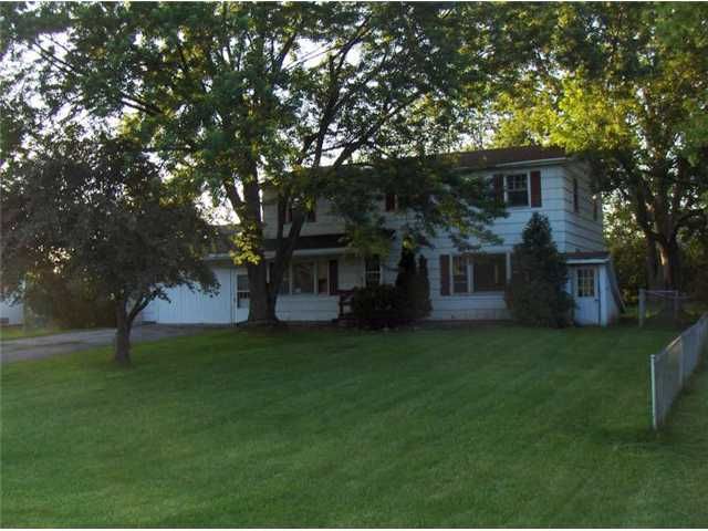 34 Blue Avocado Ln, Rochester, NY 14623