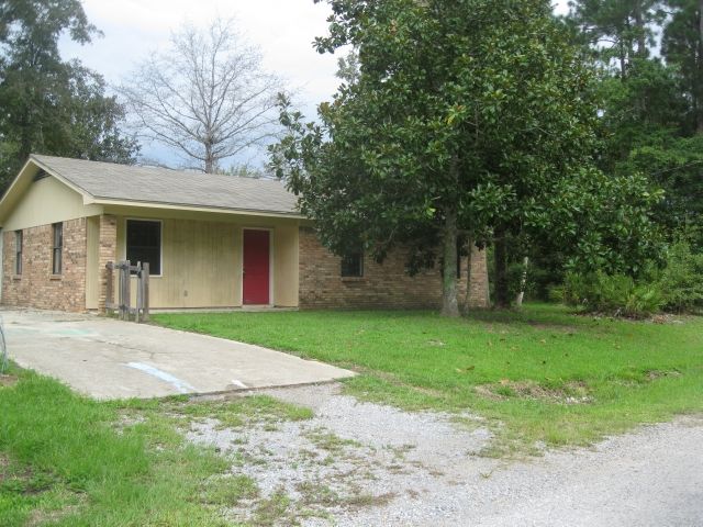 2613 N 11th St, Ocean Springs, MS 39564