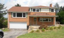 2615 Eastwood Dr York, PA 17402