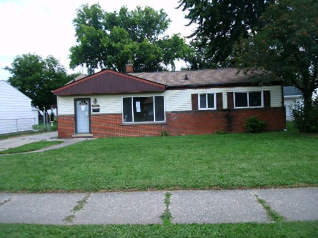 24346 Antoinette Ave, Warren, MI 48089