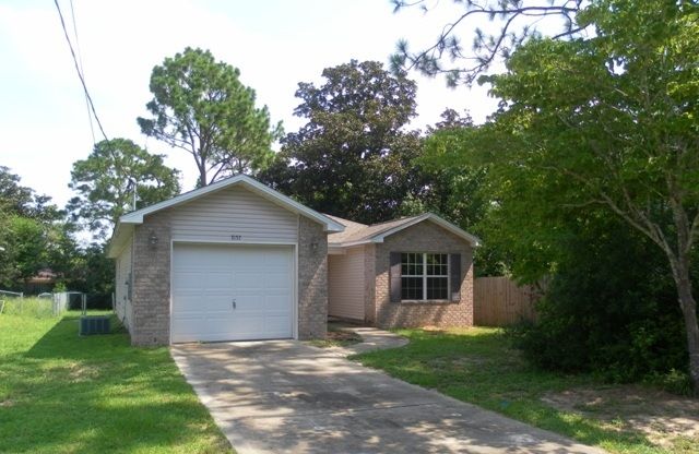 3157 Forrest Ave, Crestview, FL 32539