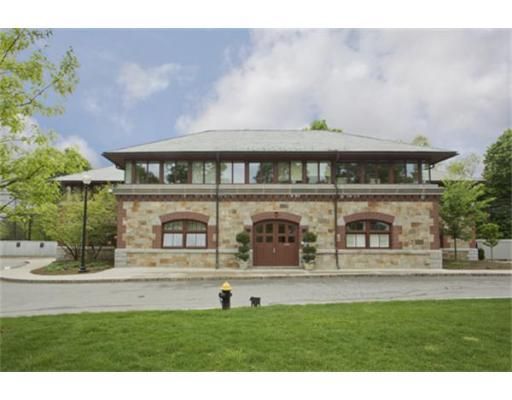 2430 Beacon #201, Chestnut Hill, MA 02467