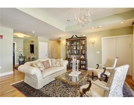 2400 Beacon #308, Chestnut Hill, MA 02467