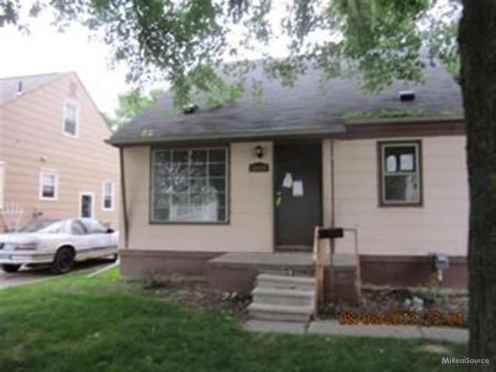 26844 La Salle St, Roseville, MI 48066