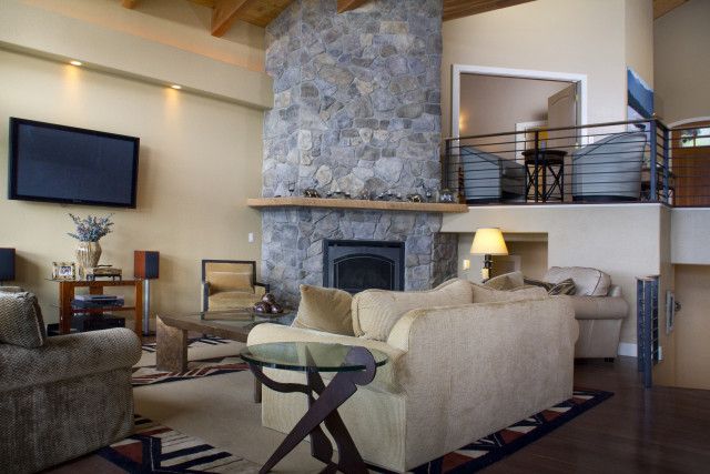 2665 LAKESHORE Drive, Sagle, ID 83860