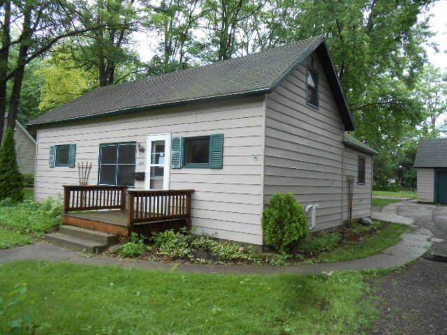 247 S Mchenry Ave, Crystal Lake, IL 60014