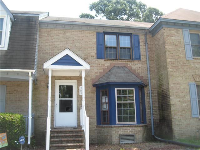 309 Middle Oaks Dr, Chesapeake, VA 23322
