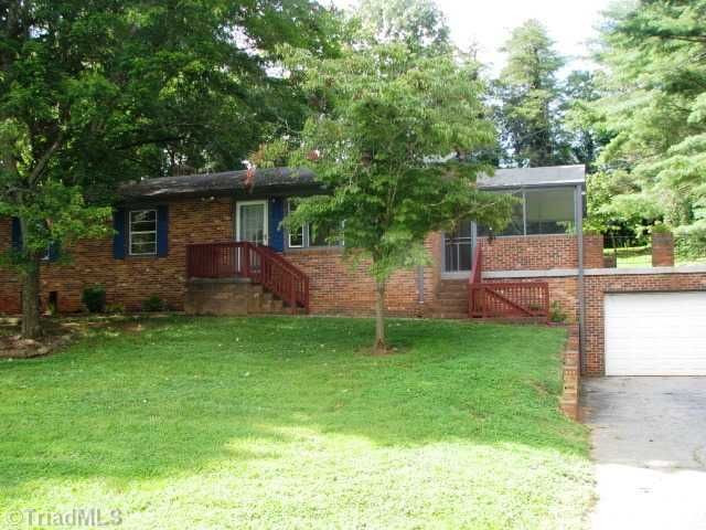 3174 Rainbow Ave, Pfafftown, NC 27040