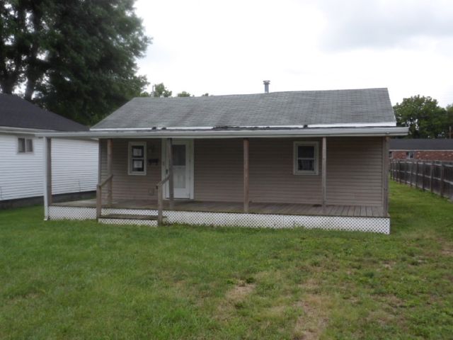 1207 S Hinde St, Washington Court House, OH 43160
