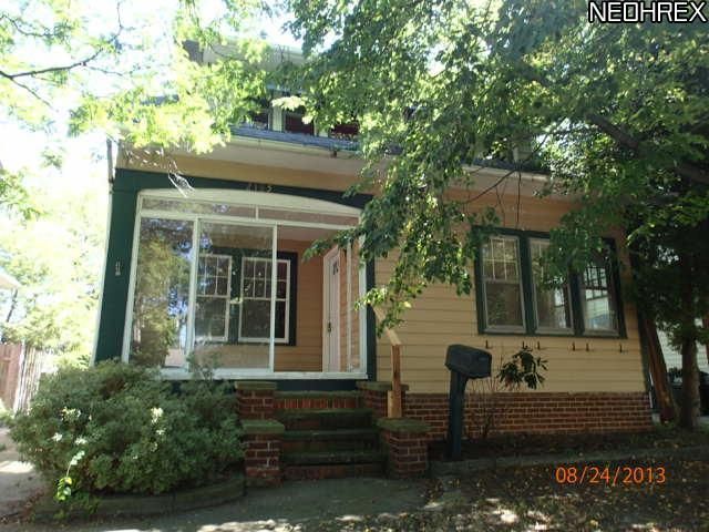2185 Mckinley Ave, Lakewood, OH 44107