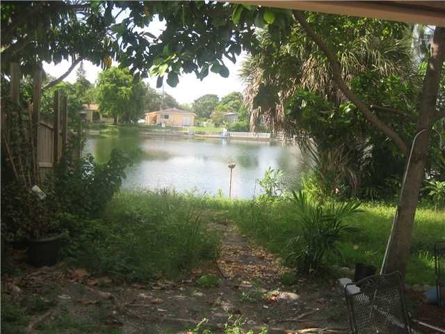1036 SW 2nd St # WEST, Hallandale, FL 33009