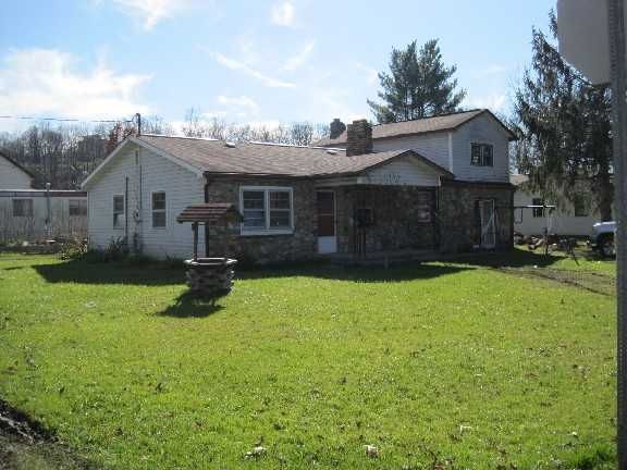 423 Sunset Dr, Elkins, WV 26241