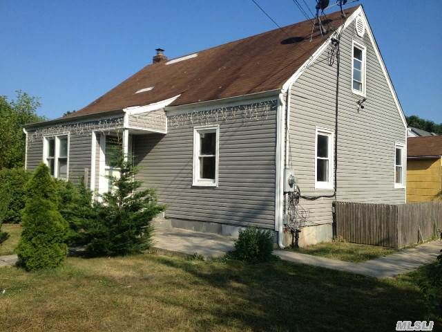 42 William Ave, Central Islip, NY 11722