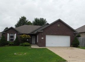 212 Blake Dr, Centerton, AR 72719