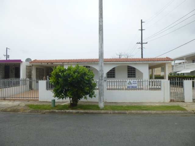 Villa Del Pilar San Miguel St 18b, Ceiba, PR 00735