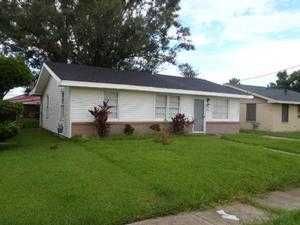 2048 Manor Heights Dr, Marrero, LA 70072