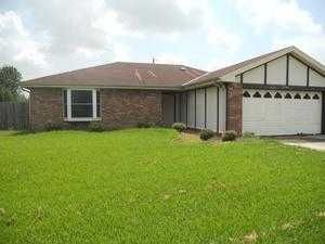 3201 Nature Dr, Marrero, LA 70072