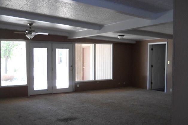 1006 Harrison Cir, Liberal, KS 67901