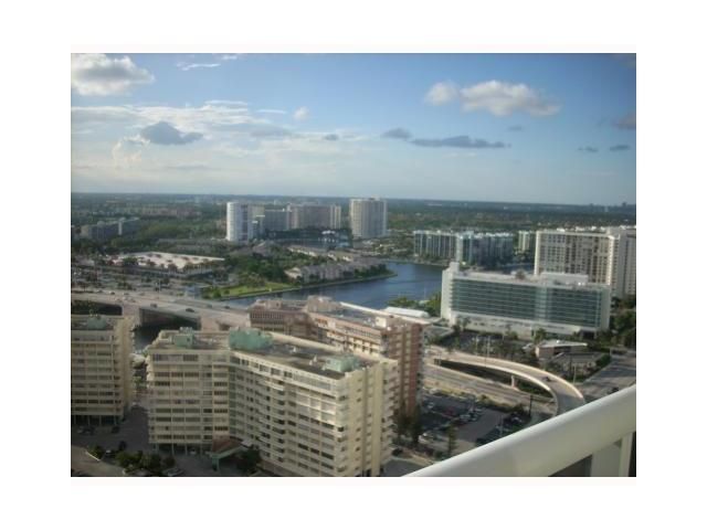 1850 W OCEAN DR # 2708, Hallandale, FL 33009